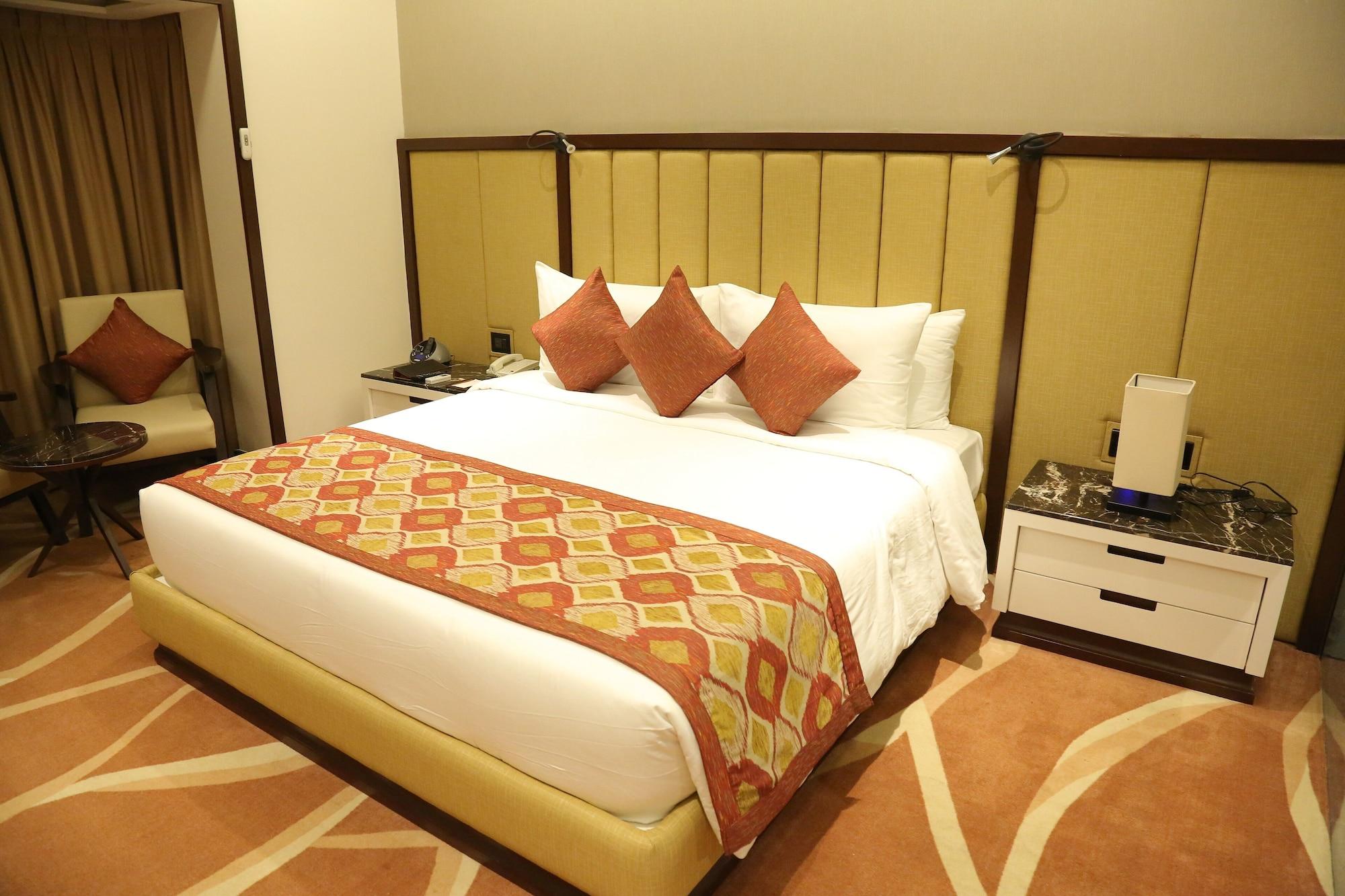Radisson Lucknow City Center Exterior foto