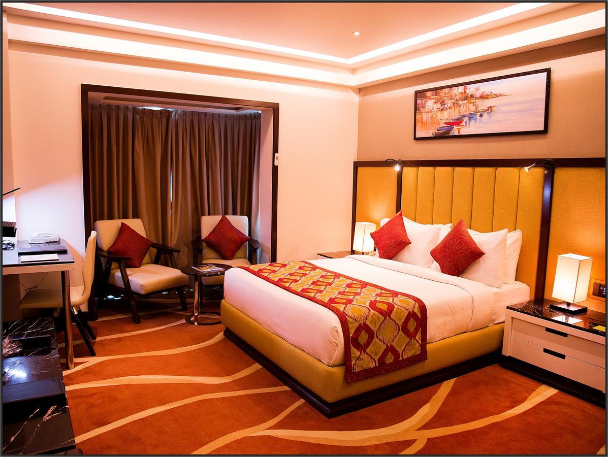 Radisson Lucknow City Center Exterior foto