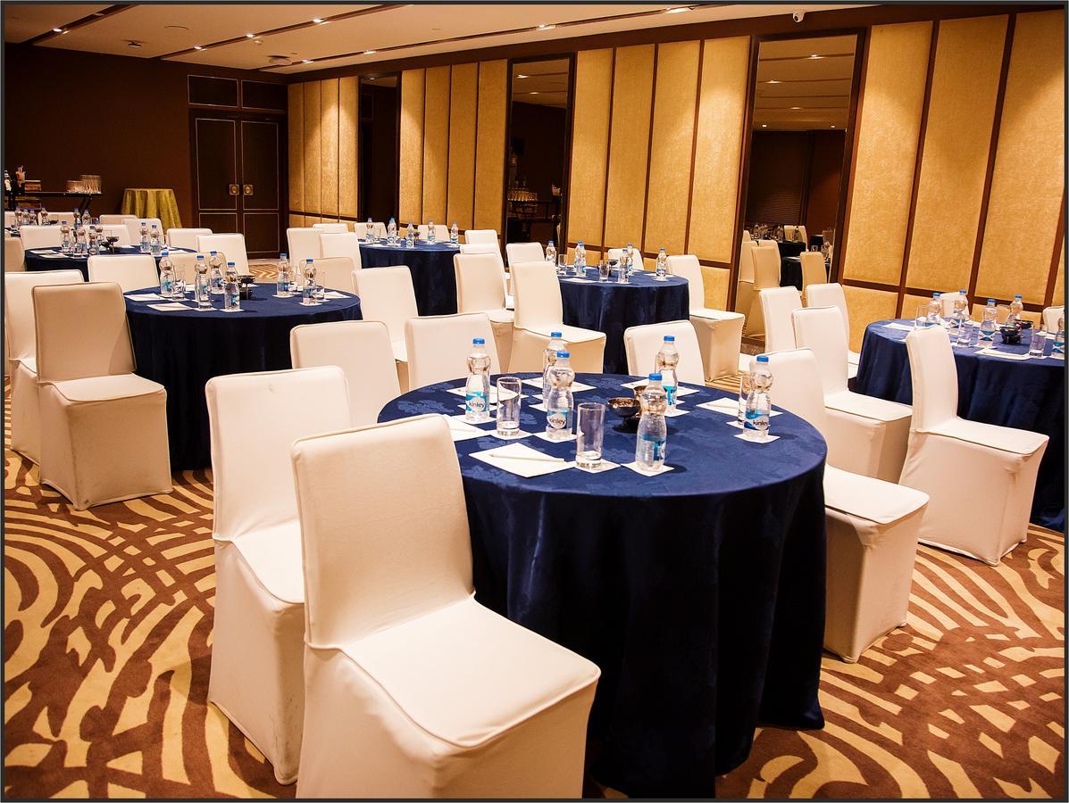 Radisson Lucknow City Center Exterior foto